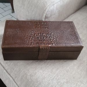 Gorgeous Antique Brown Leather Velvet Inside Jewelry
